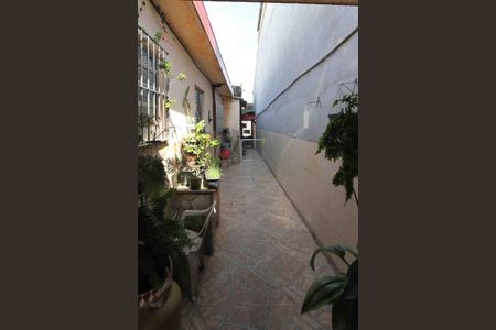 Casa à venda com 287m², 4 quartos e sem vaga Casa à venda com 287m², 4 quartos e sem vagaCorredor externo