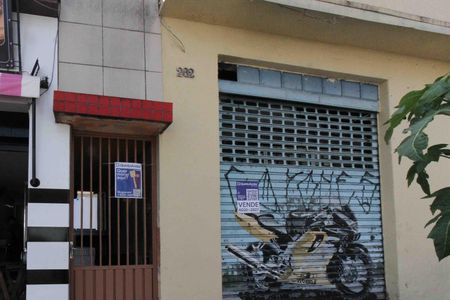 Casa à venda com 287m², 4 quartos e sem vaga Casa à venda com 287m², 4 quartos e sem vagaFachada