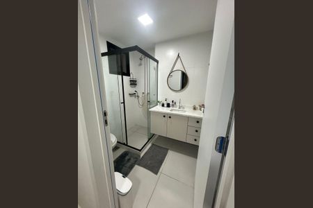 Banheiro de kitnet/studio para alugar com 1 quarto, 40m² em Ingá, Niterói