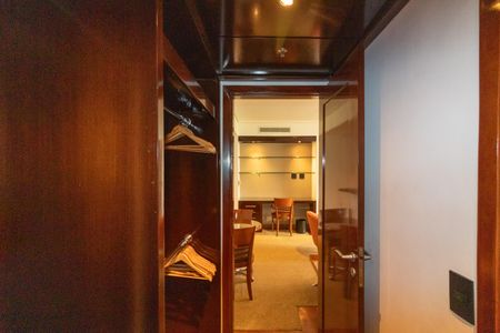 Apartamento à venda com 85m², 2 quartos e 2 vagasCloset da Suíte 1