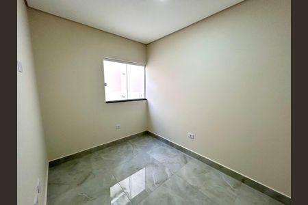Quarto 1 de casa para alugar com 2 quartos, 60m² em Cidade Jardim Cumbica, Guarulhos