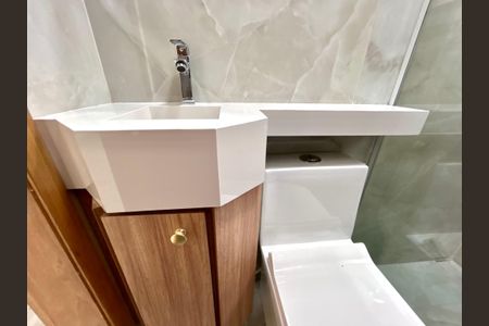 Casa para alugar com 60m², 2 quartos e sem vaga Casa para alugar com 60m², 2 quartos e sem vagaBanheiro