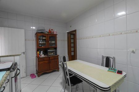 Casa à venda com 100m², 3 quartos e 2 vagas Casa à venda com 100m², 3 quartos e 2 vagasCozinha