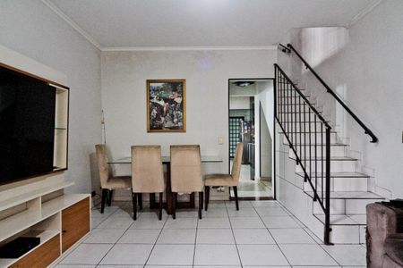 Sala de casa para alugar com 4 quartos, 263m² em Vila Cavaton, São Paulo