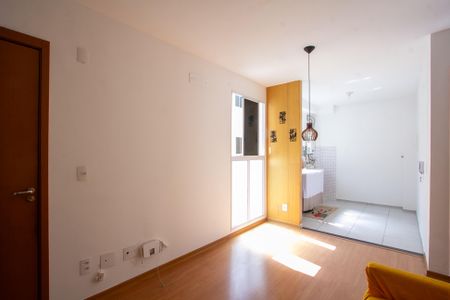 Sala de apartamento para alugar com 2 quartos, 47m² em Barro Vermelho, São Gonçalo