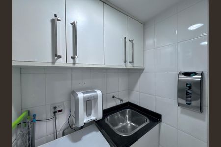 Apartamento à venda com 84m², 2 quartos e 2 vagas Apartamento à venda com 84m², 2 quartos e 2 vagasCozinha e Área de Serviço