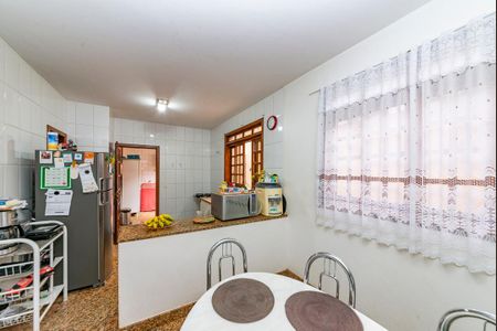 Casa para alugar com 389m², 5 quartos e 2 vagasCozinha