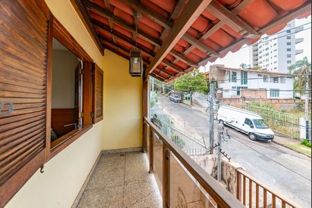 Casa para alugar com 389m², 5 quartos e 2 vagasVaranda da Suíte 1