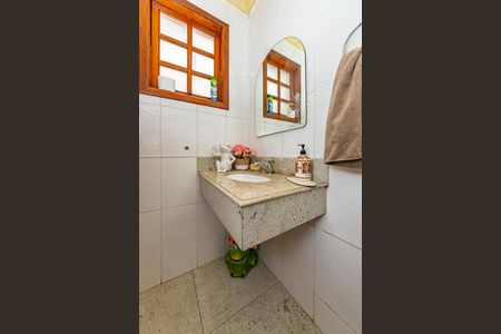 Casa para alugar com 389m², 5 quartos e 2 vagasLavabo