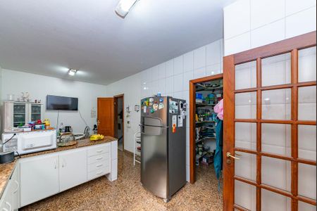 Casa para alugar com 389m², 5 quartos e 2 vagasCozinha