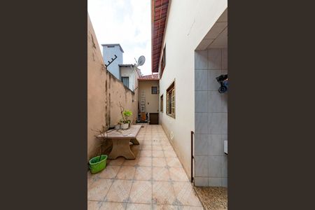 Casa para alugar com 389m², 5 quartos e 2 vagasQuintal