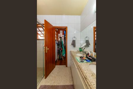 Casa para alugar com 389m², 5 quartos e 2 vagasBanheiro da Suíte 1