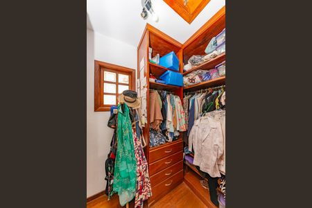 Casa para alugar com 389m², 5 quartos e 2 vagasCloset da suíte 1