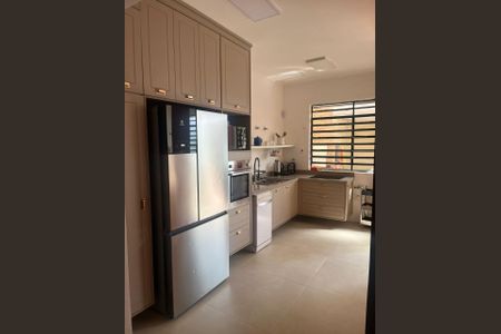 Casa à venda com 210m², 4 quartos e 3 vagas Casa à venda com 210m², 4 quartos e 3 vagasFoto 34