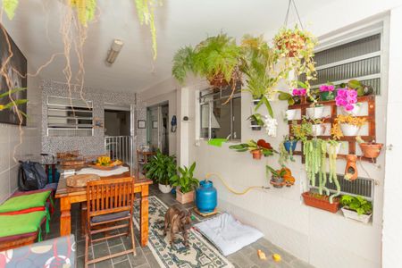 Casa à venda com 160m², 5 quartos e 4 vagasÁrea externa