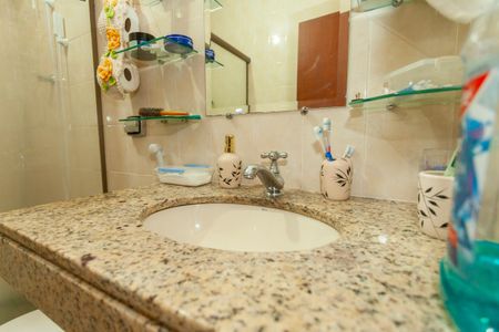 Casa à venda com 160m², 5 quartos e 4 vagasBanheiro Social