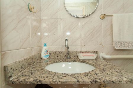 Casa à venda com 160m², 5 quartos e 4 vagasEdícula - Banheiro social