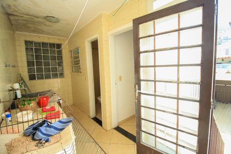 Casa à venda com 385m², 4 quartos e 7 vagas Casa à venda com 385m², 4 quartos e 7 vagasÁrea de Serviço