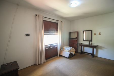 Casa à venda com 385m², 4 quartos e 7 vagas Casa à venda com 385m², 4 quartos e 7 vagasQuarto 1