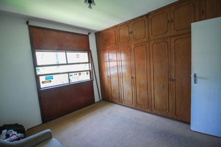 Casa à venda com 385m², 4 quartos e 7 vagas Casa à venda com 385m², 4 quartos e 7 vagasQuarto 1