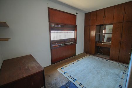 Casa à venda com 385m², 4 quartos e 7 vagas Casa à venda com 385m², 4 quartos e 7 vagasQuarto 2
