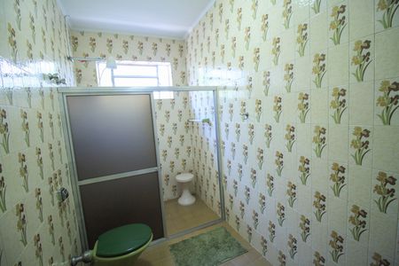 Casa à venda com 385m², 4 quartos e 7 vagas Casa à venda com 385m², 4 quartos e 7 vagasBanheiro Suíte