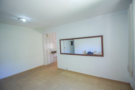 Casa à venda com 385m², 4 quartos e 7 vagas Casa à venda com 385m², 4 quartos e 7 vagasSala de Jantar