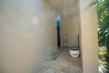 Casa à venda com 385m², 4 quartos e 7 vagas Casa à venda com 385m², 4 quartos e 7 vagasÁrea comum