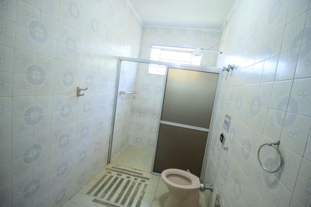 Casa à venda com 385m², 4 quartos e 7 vagas Casa à venda com 385m², 4 quartos e 7 vagasBanheiro Social