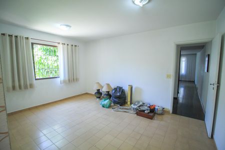 Casa à venda com 385m², 4 quartos e 7 vagas Casa à venda com 385m², 4 quartos e 7 vagasSala de Jantar