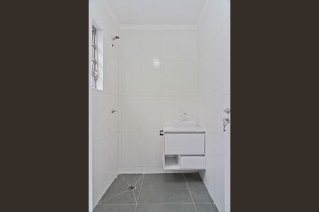 Casa à venda com 130m², 2 quartos e 2 vagas Casa à venda com 130m², 2 quartos e 2 vagasBanheiro de Serviço