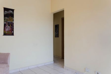 Casa à venda com 71m², 2 quartos e 2 vagasSala