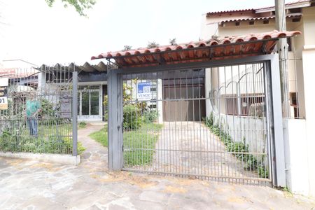 Casa à venda com 370m², 4 quartos e 2 vagasFachada