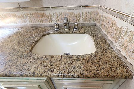 Casa à venda com 370m², 4 quartos e 2 vagasBanheiro da Suíte