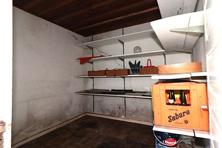 Casa à venda com 370m², 4 quartos e 2 vagasDeposito