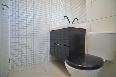 Banheiro Social de apartamento para alugar com 1 quarto, 35m² em Pátria Nova, Novo Hamburgo