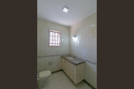Casa para alugar com 360m², 4 quartos e 3 vagas Casa para alugar com 360m², 4 quartos e 3 vagasBanheiro 2