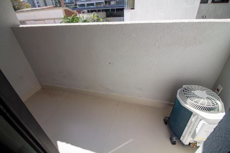 Varanda de kitnet/studio à venda com 1 quarto, 28m² em Jardim das Acacias, São Paulo