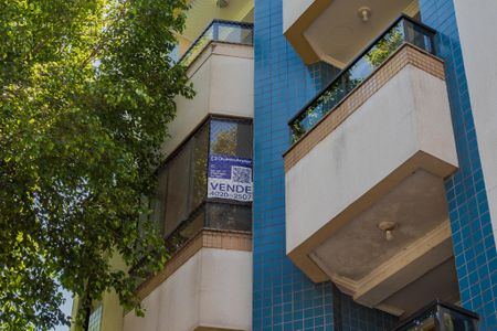 Apartamento à venda com 68m², 2 quartos e 1 vaga Apartamento à venda com 68m², 2 quartos e 1 vagaPlaca