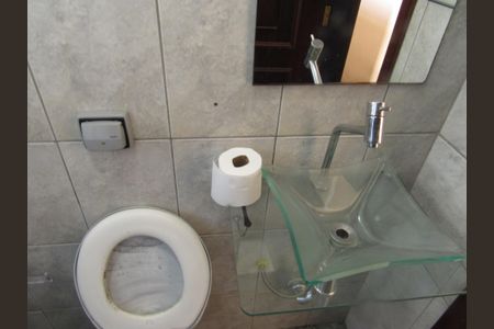 Casa para alugar com 300m², 3 quartos e 2 vagasBanheiro