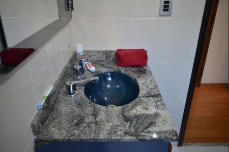 Casa à venda com 323m², 3 quartos e 4 vagasBanheiro Social