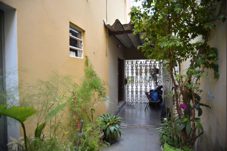 Casa à venda com 323m², 3 quartos e 4 vagasQuintal