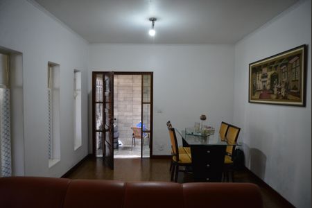 Casa à venda com 323m², 3 quartos e 4 vagasSala