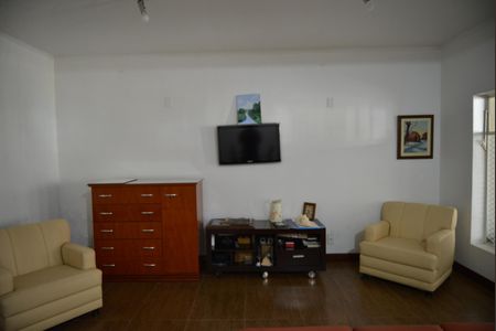 Casa à venda com 323m², 3 quartos e 4 vagasSala