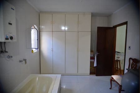 Casa à venda com 323m², 3 quartos e 4 vagasBanheiro da Suíte