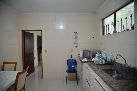 Casa à venda com 323m², 3 quartos e 4 vagasCozinha