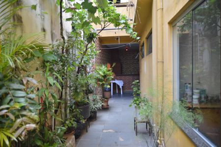 Casa à venda com 323m², 3 quartos e 4 vagasQuintal