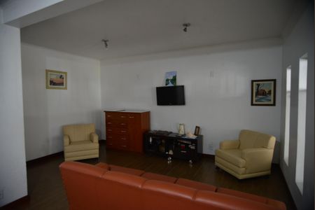 Casa à venda com 323m², 3 quartos e 4 vagasSala