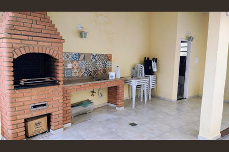 Casa de condomínio à venda com 58m², 2 quartos e 1 vaga Casa de condomínio à venda com 58m², 2 quartos e 1 vagaÁrea comum - Churrasqueira
