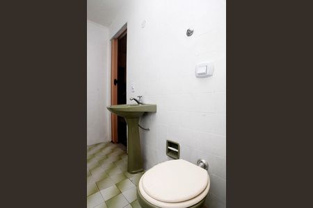 Banheiro de apartamento para alugar com 1 quarto, 44m² em Jardim Botânico, Porto Alegre